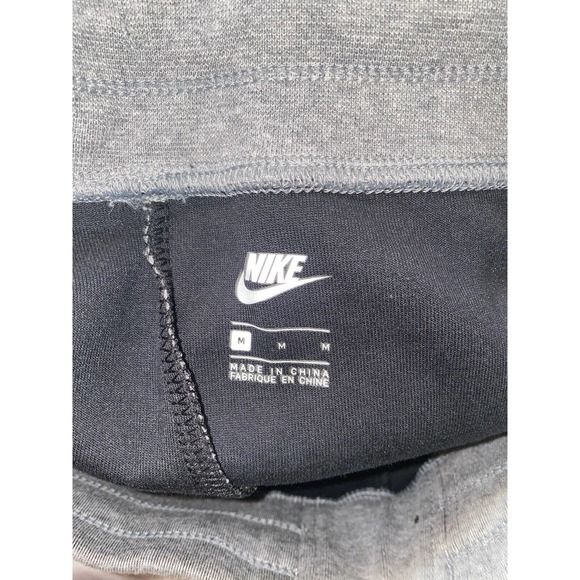 Nike tech fleece crop Capri Gray pants Size Medium 908824 091 - Picture 9 of 10